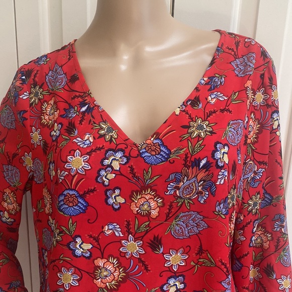 NWT Chelsea & Theodore Womens L Red Floral Print Blouse. Long sleeve. scoop - Picture 3 of 11